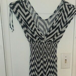 Stylish Black and White Chevron Mini Dress
